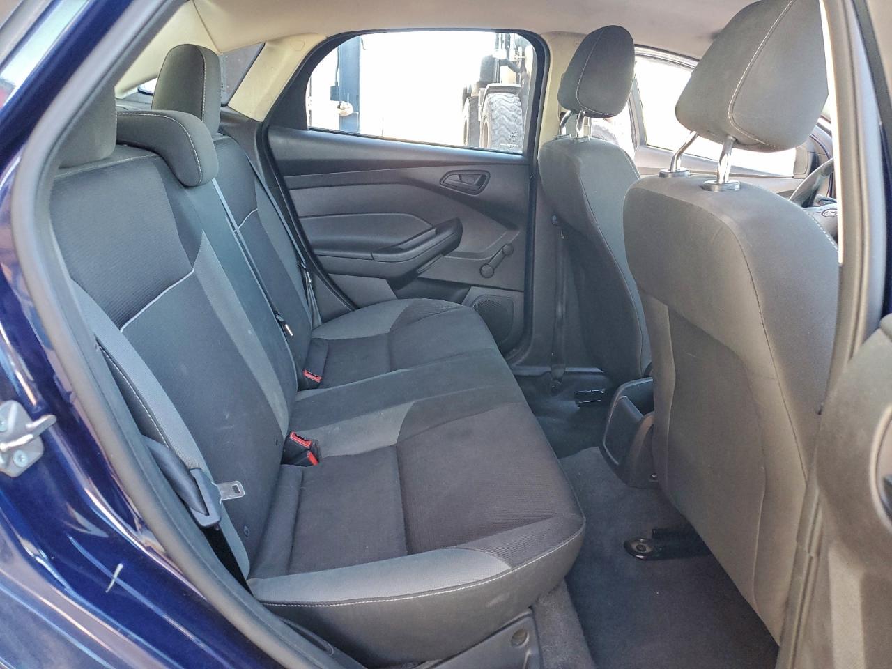 Ford Focus S Image 9