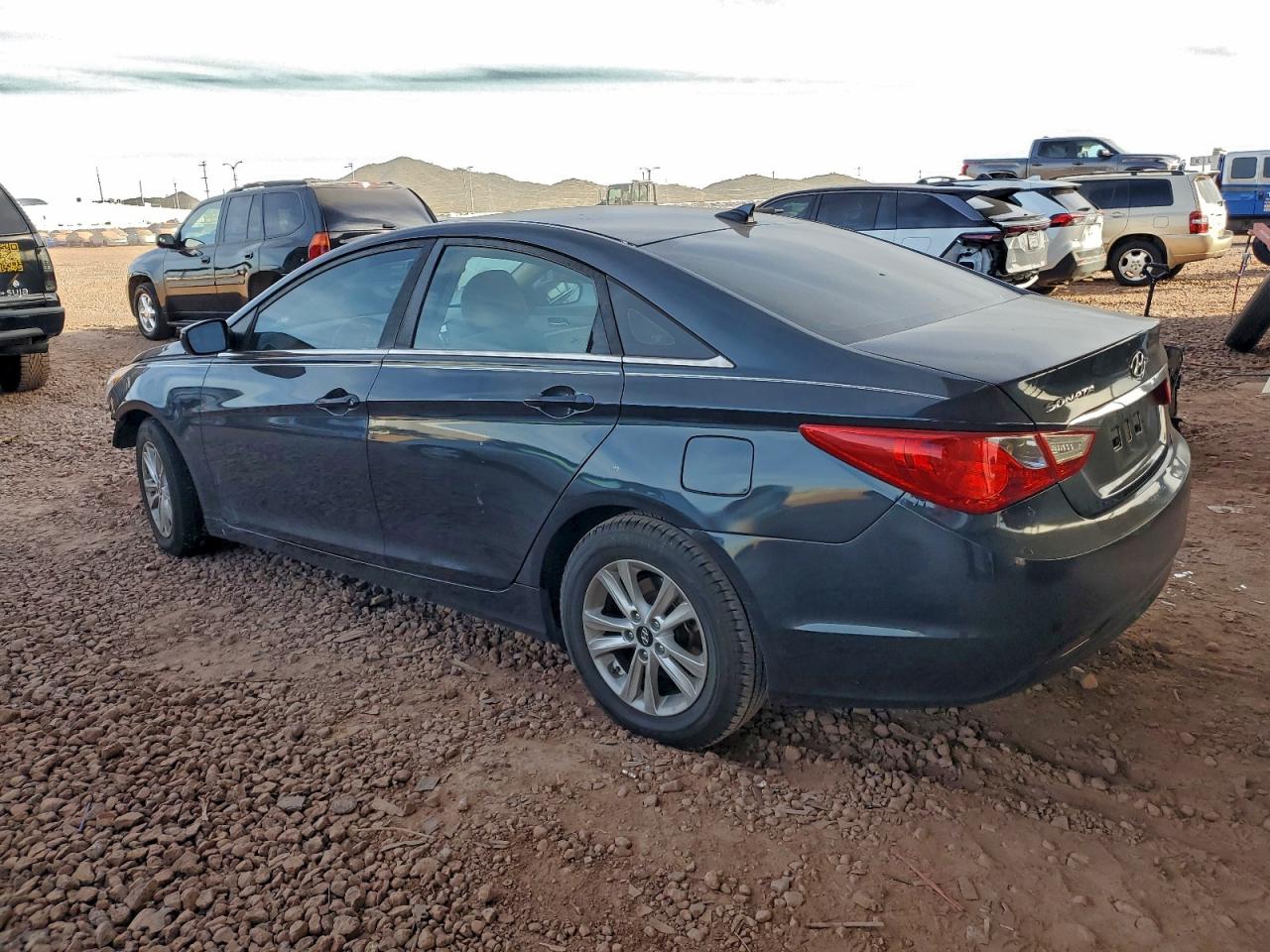 Hyundai SONATA Gls Image 4