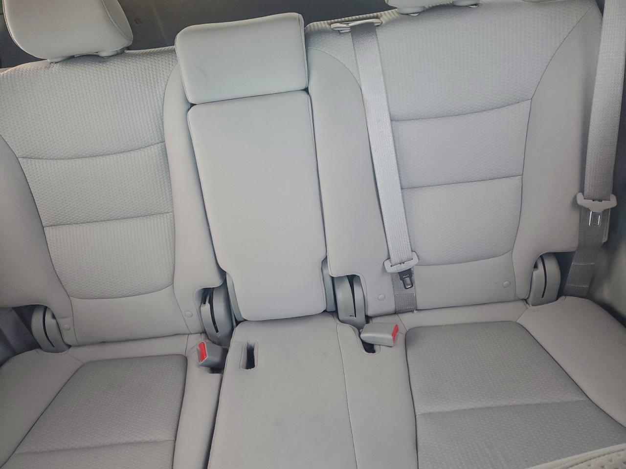 Kia Sorento Lx Image 2