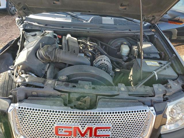 GMC Envoy Denali Image 8