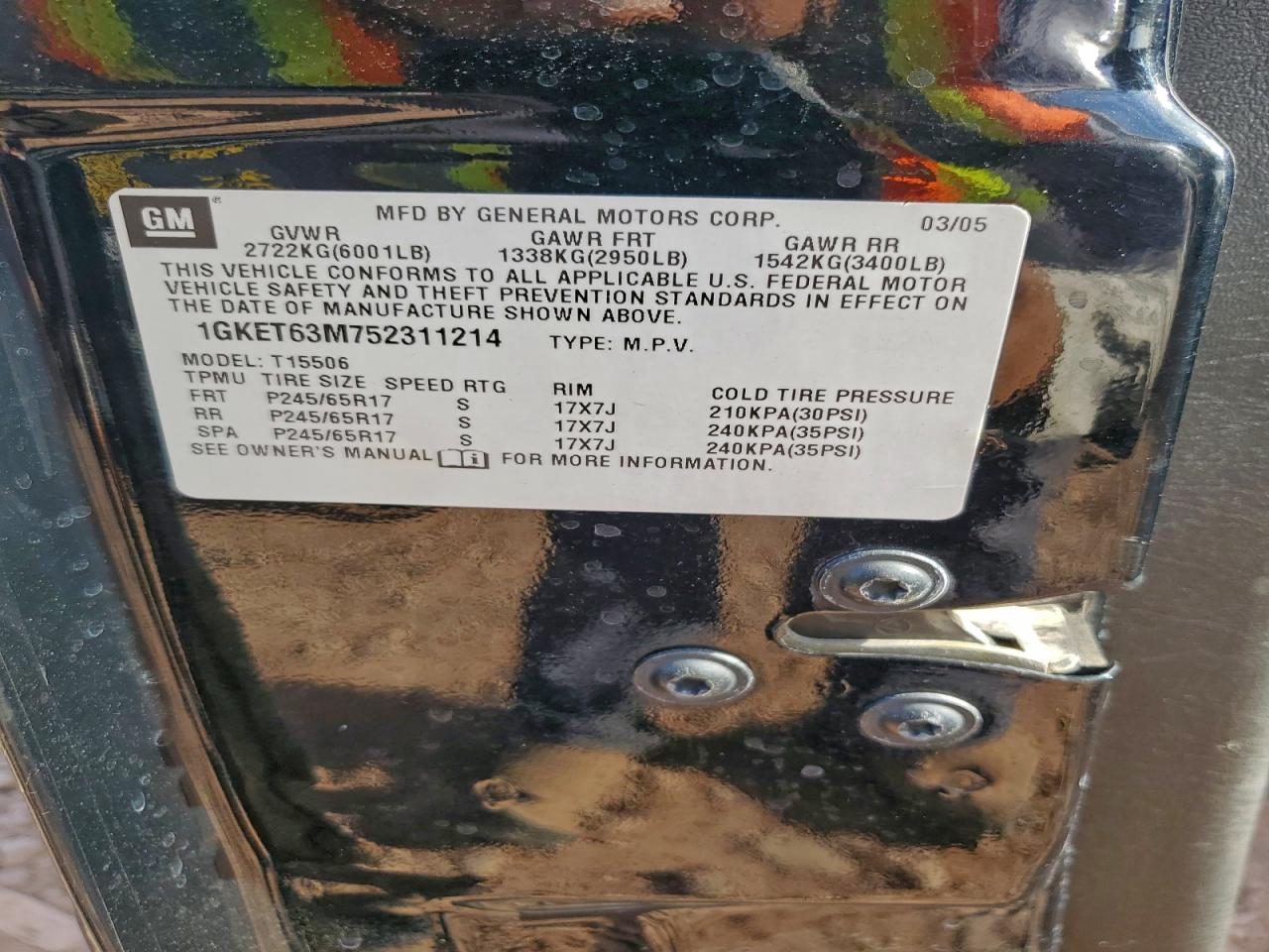 GMC Envoy Denali Image 12