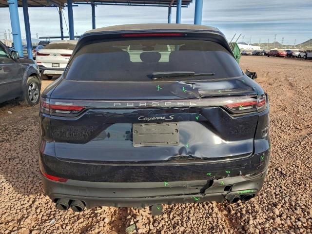 Porsche Cayenne S Image 8