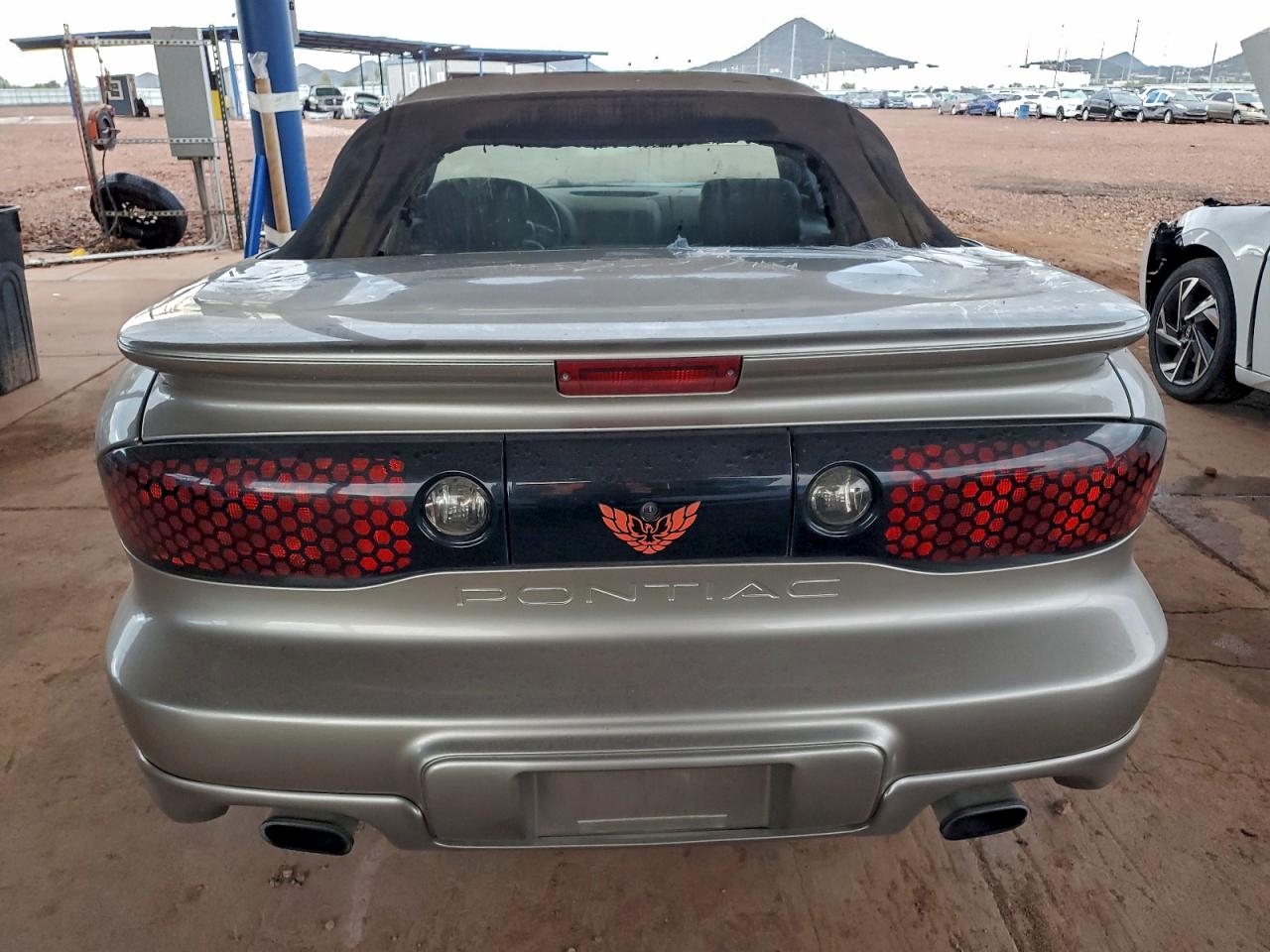 Pontiac Firebird Image 6