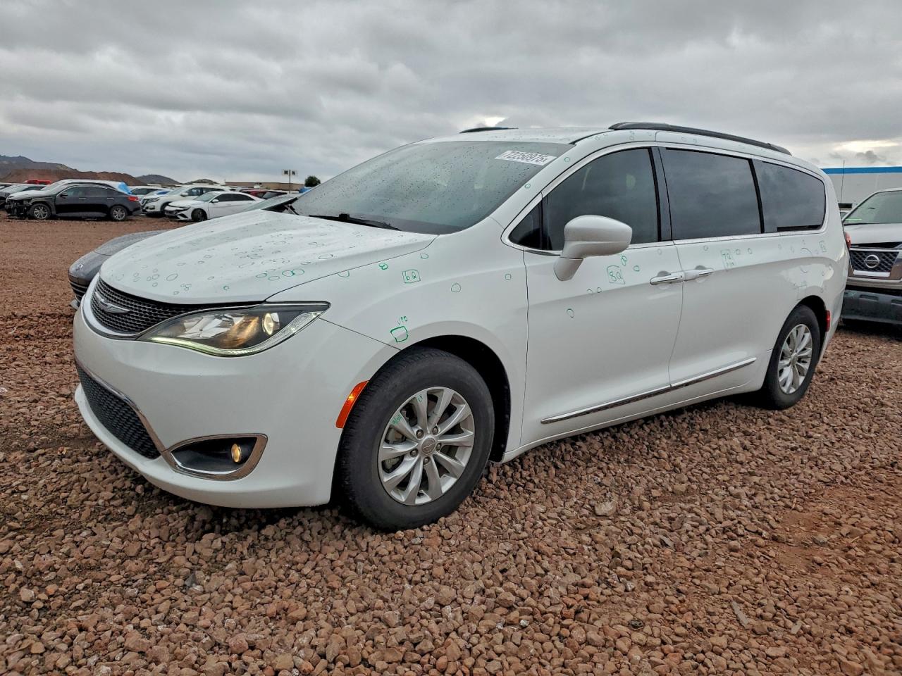 Chrysler Pacifica Touring L Image 1