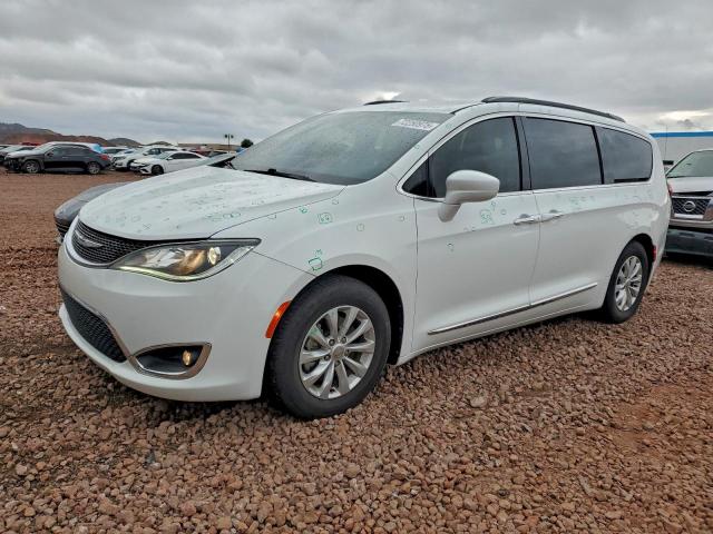  Salvage Chrysler Pacifica