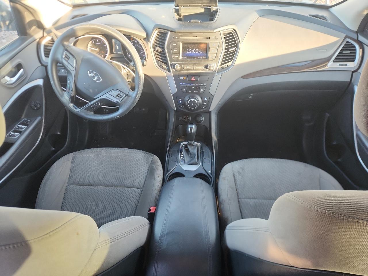 Hyundai SANTA FE Image 2