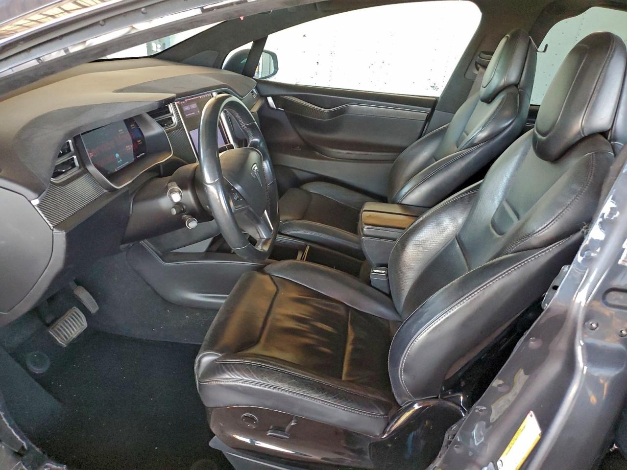 Tesla Model X Image 4