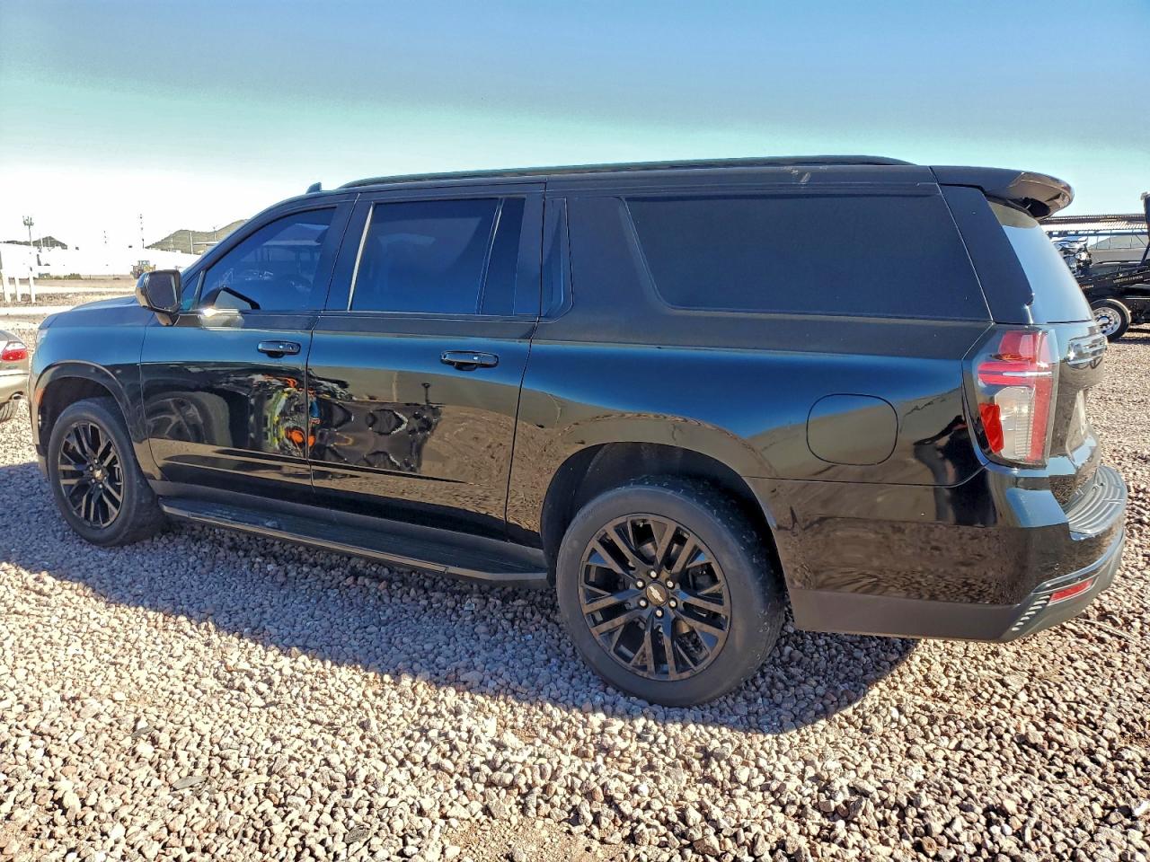 Chevrolet Suburban C1500 Lt Image 4