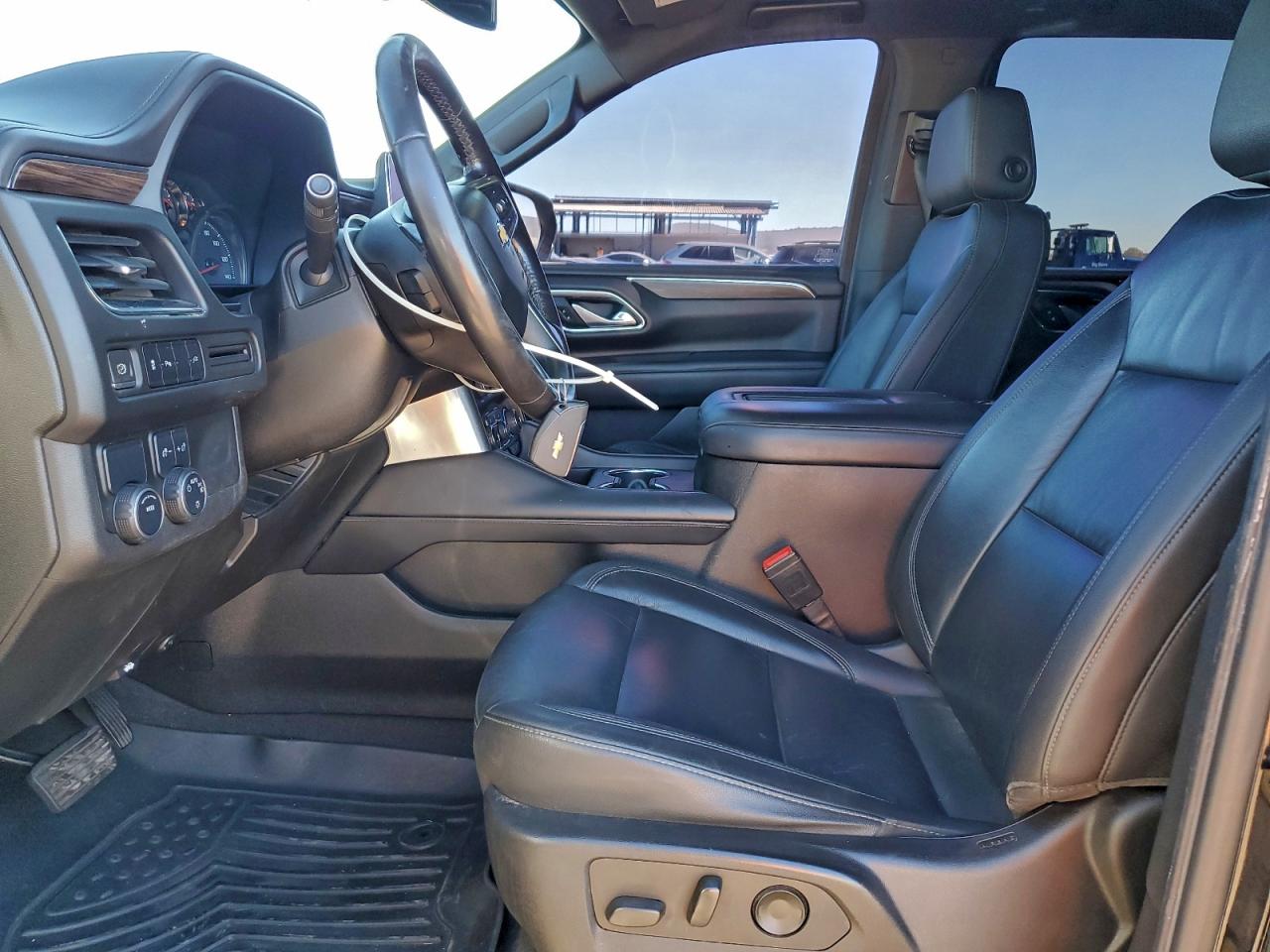 Chevrolet Suburban C1500 Lt Image 7