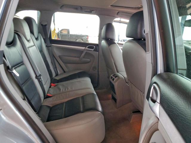 Porsche Cayenne S Image 12