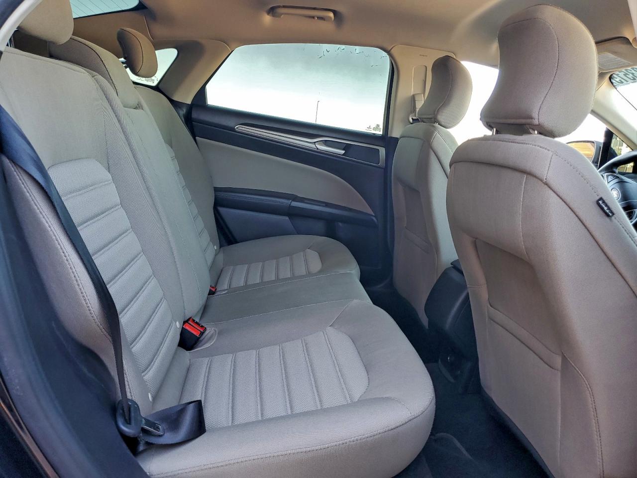 Ford Fusion S Image 11