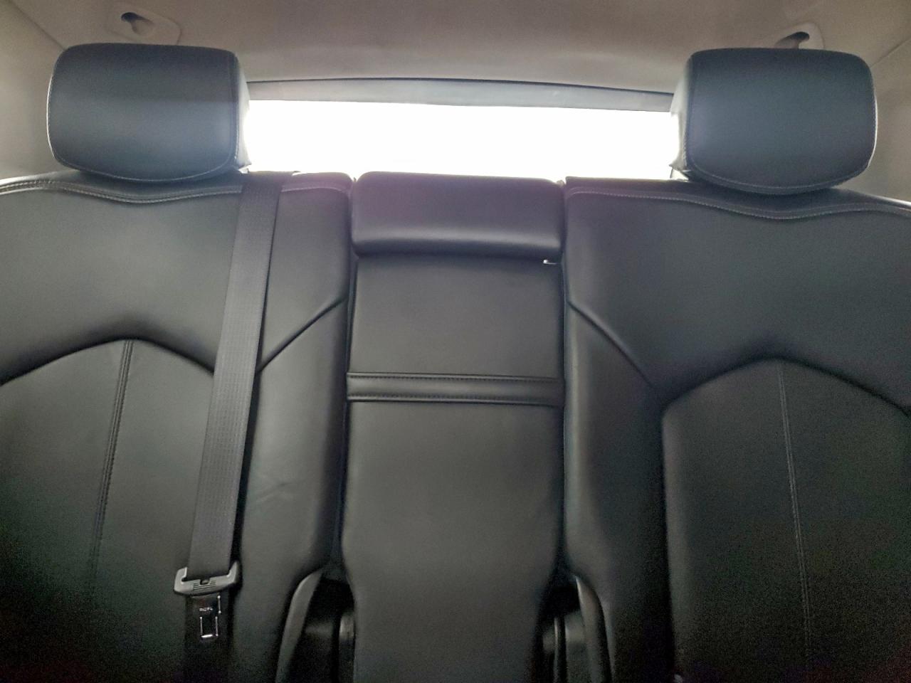 Cadillac SRX Image 12