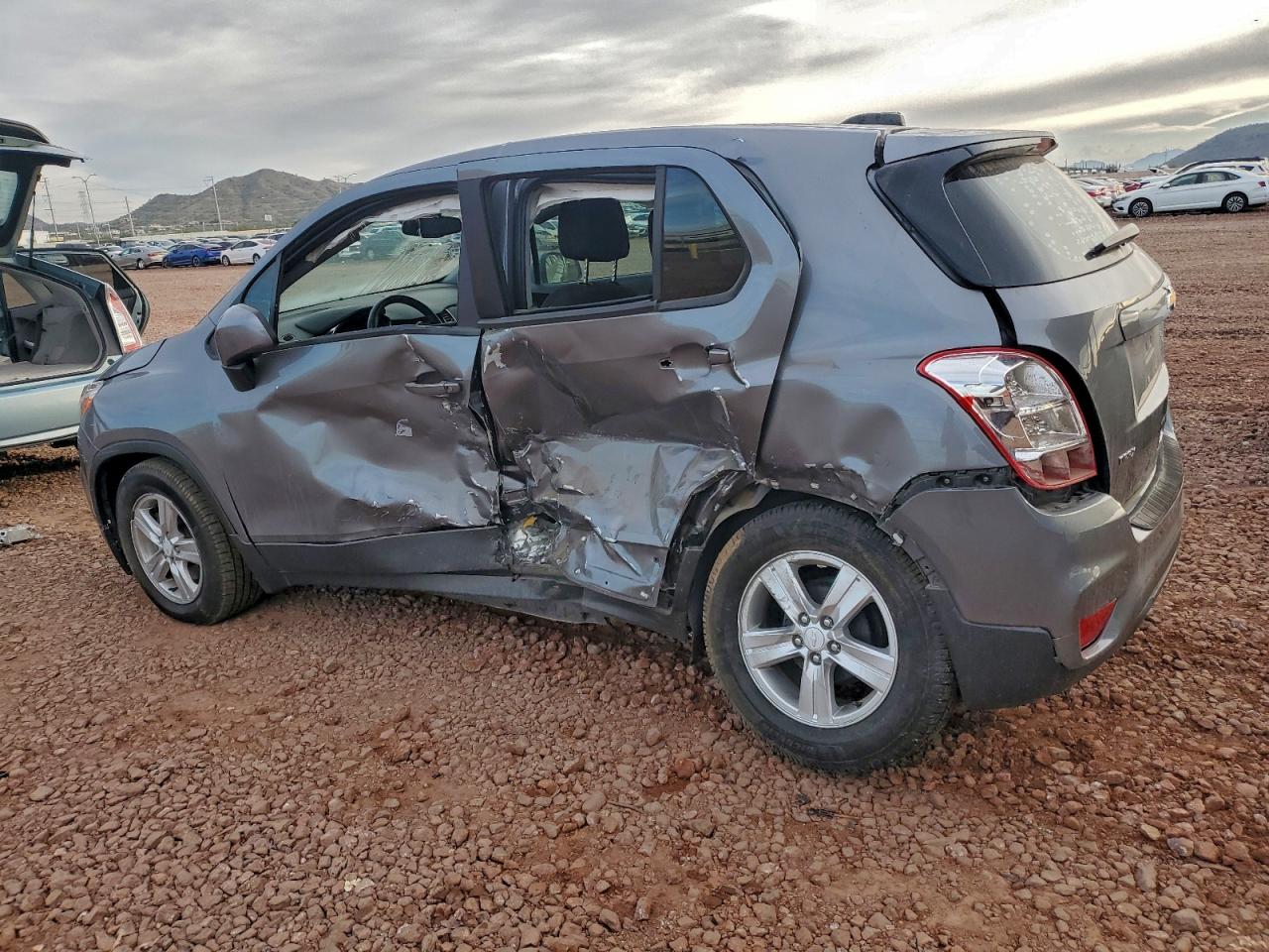 Chevrolet Trax Ls Image 5