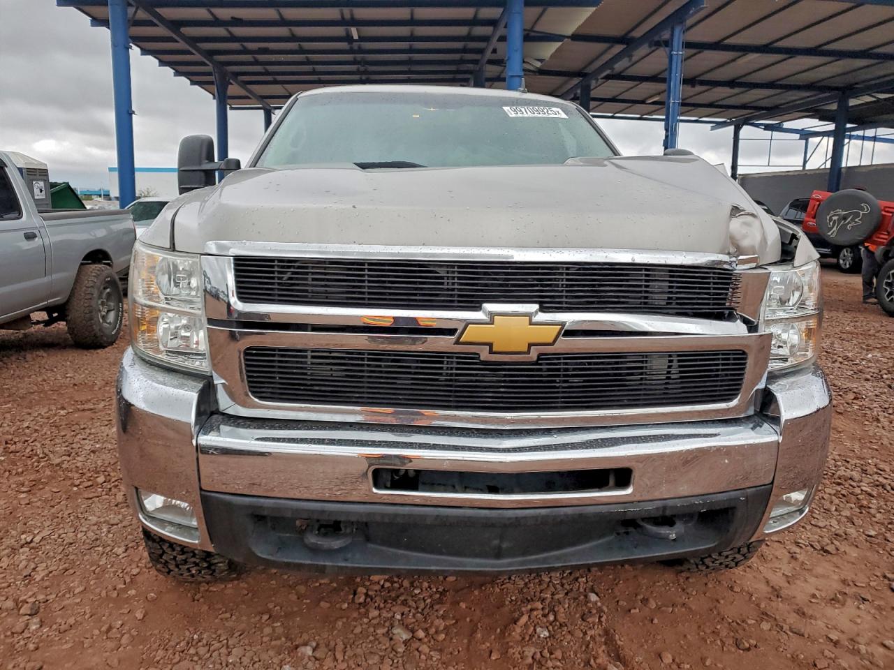 Chevrolet Silverado K2500 Heavy Duty Image 2