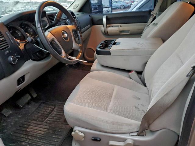 Chevrolet Silverado K2500 Heavy Duty Image 3