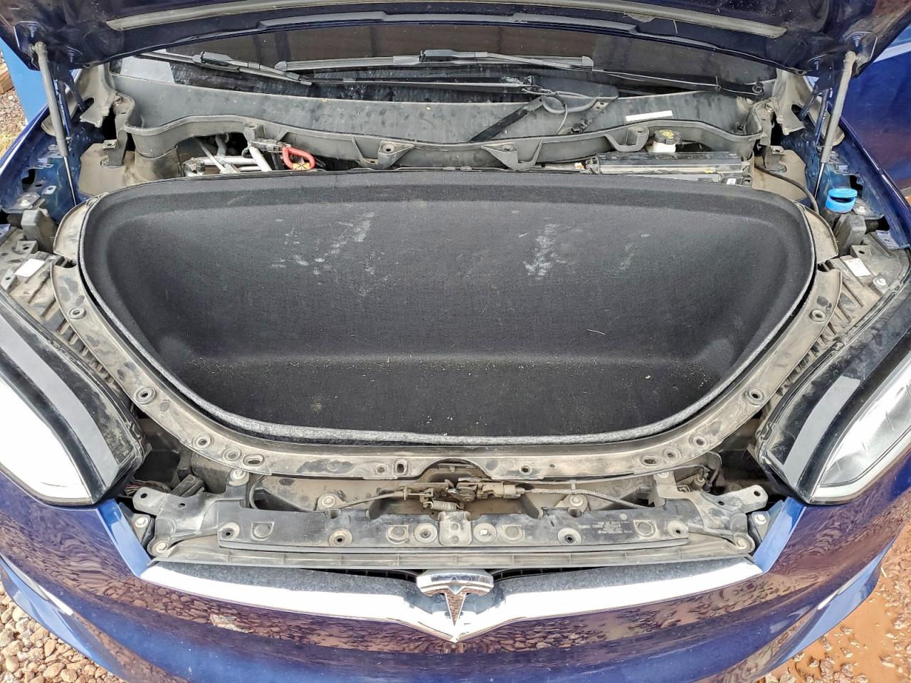 Tesla Model X Image 10