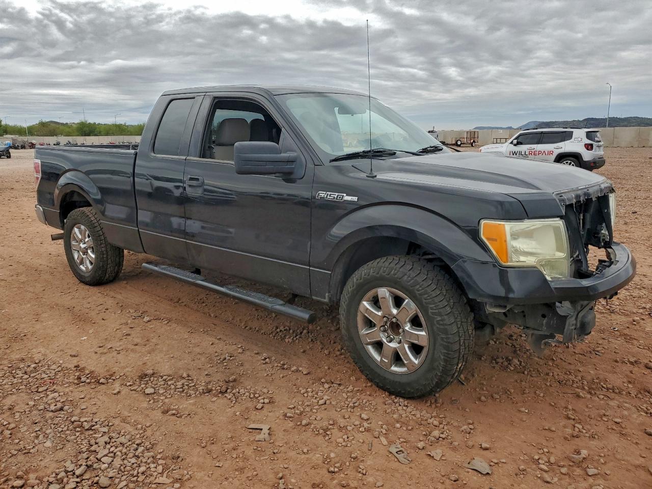 Ford F-150 Super Cab Image 2