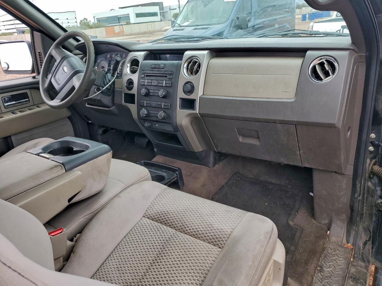 Ford F-150 Super Cab Image 10