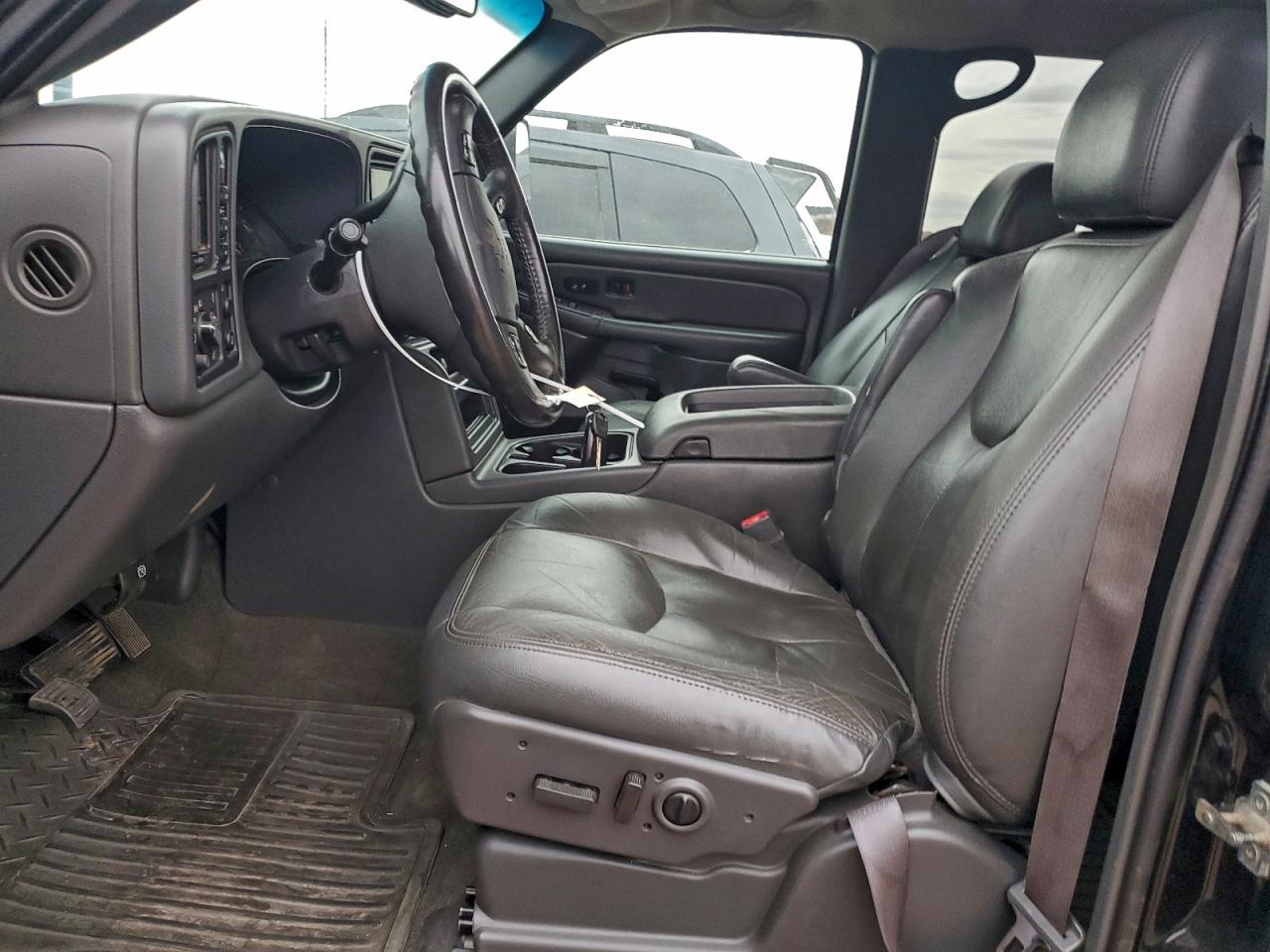 Chevrolet Silverado K2500 Heavy Duty Image 4