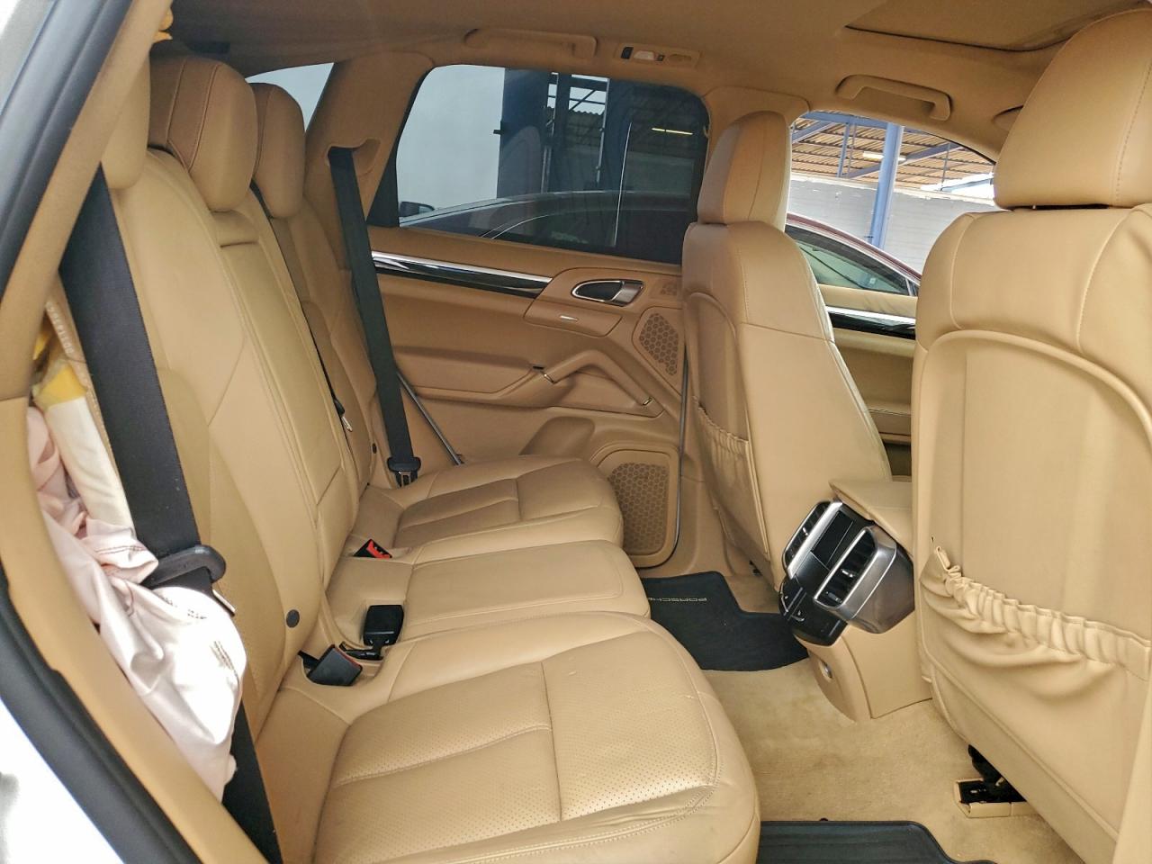 Porsche Cayenne Image 9