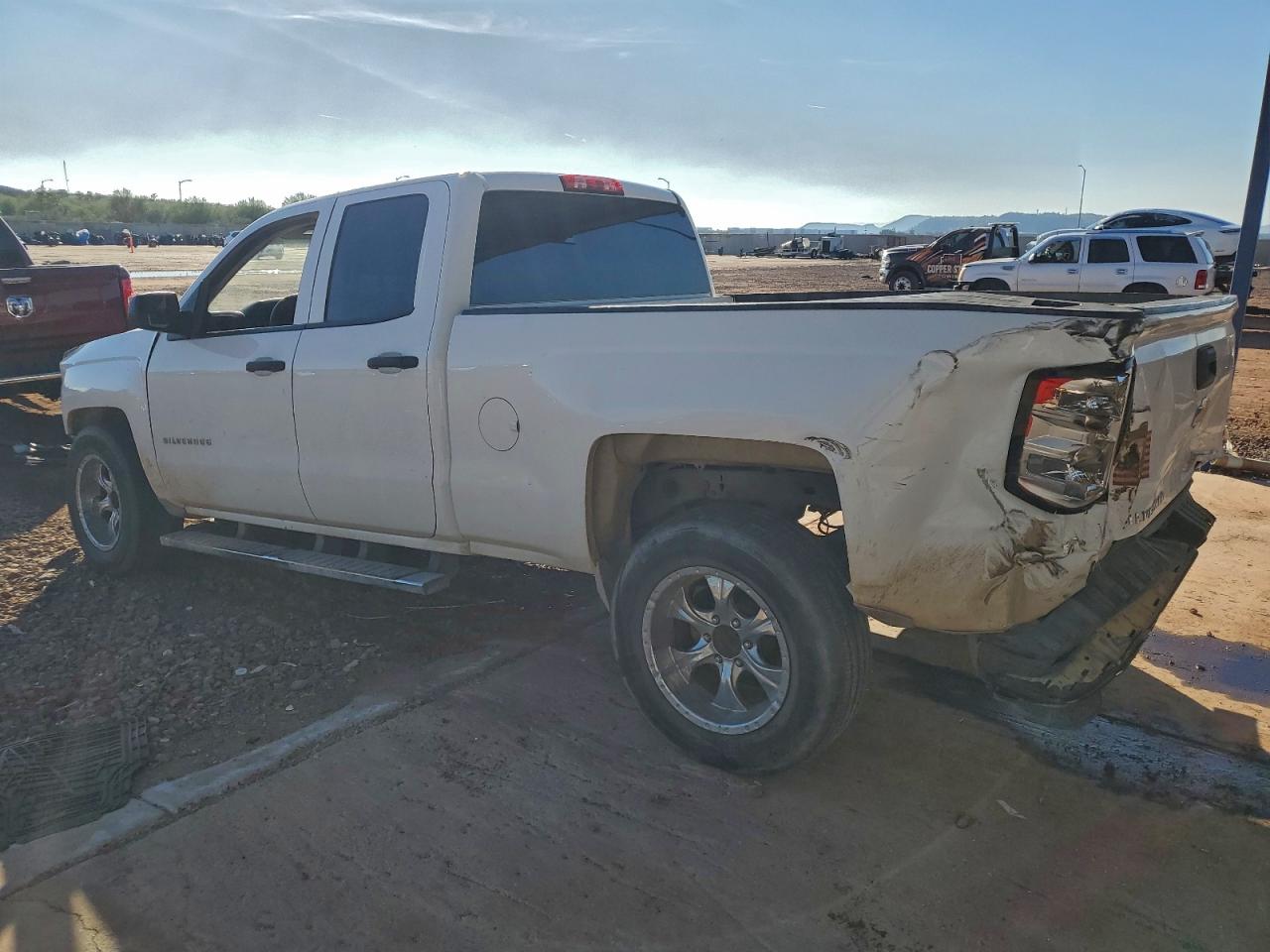 Chevrolet Silverado C1500 Image 2